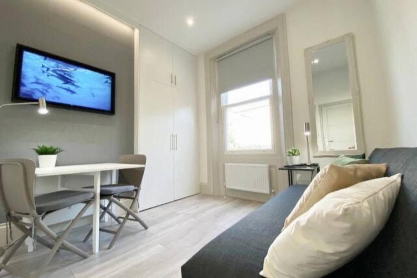 Apt 03 Beachside Beauty Central Studio Steps From Cafes Brighton Екстер'єр фото